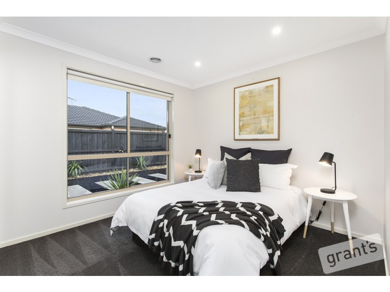 82 Gallery Way, Pakenham VIC 3810