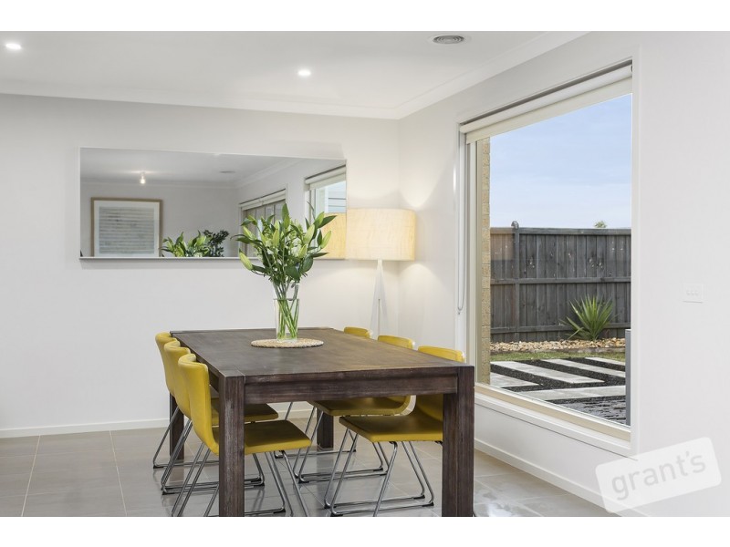 82 Gallery Way, Pakenham VIC 3810