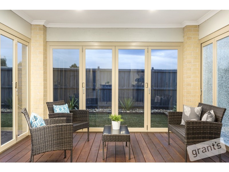 82 Gallery Way, Pakenham VIC 3810