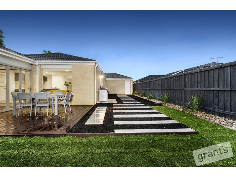 82 Gallery Way, Pakenham VIC 3810
