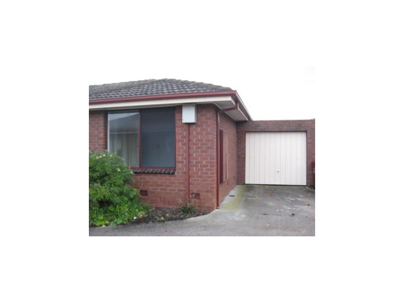 2/33-35 Hillside Street, Springvale VIC 3171