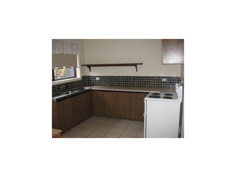 2/33-35 Hillside Street, Springvale VIC 3171