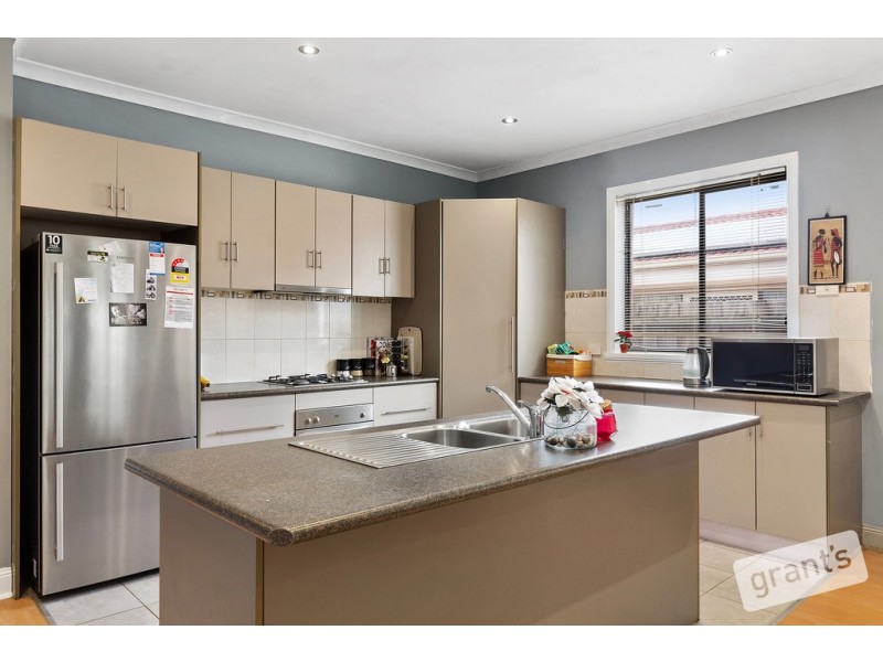 47 Wakenshaw Crescent, Pakenham VIC 3810