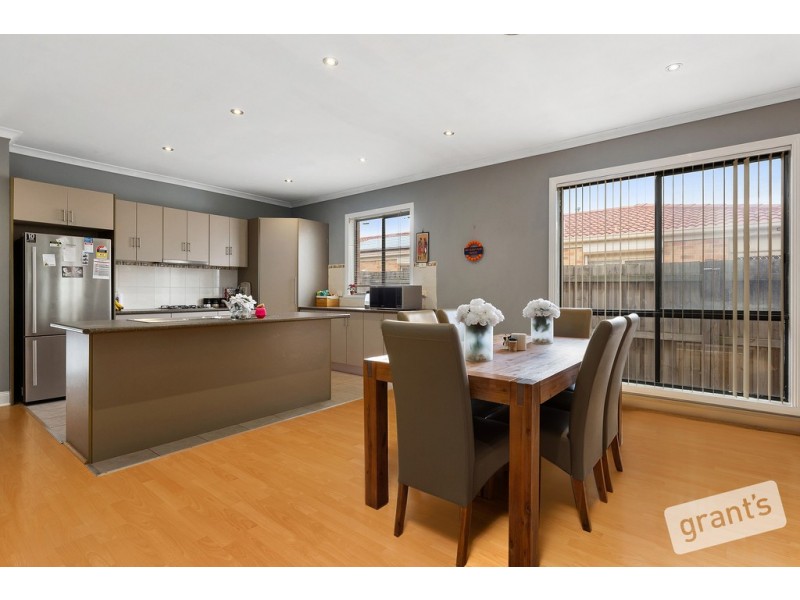 47 Wakenshaw Crescent, Pakenham VIC 3810