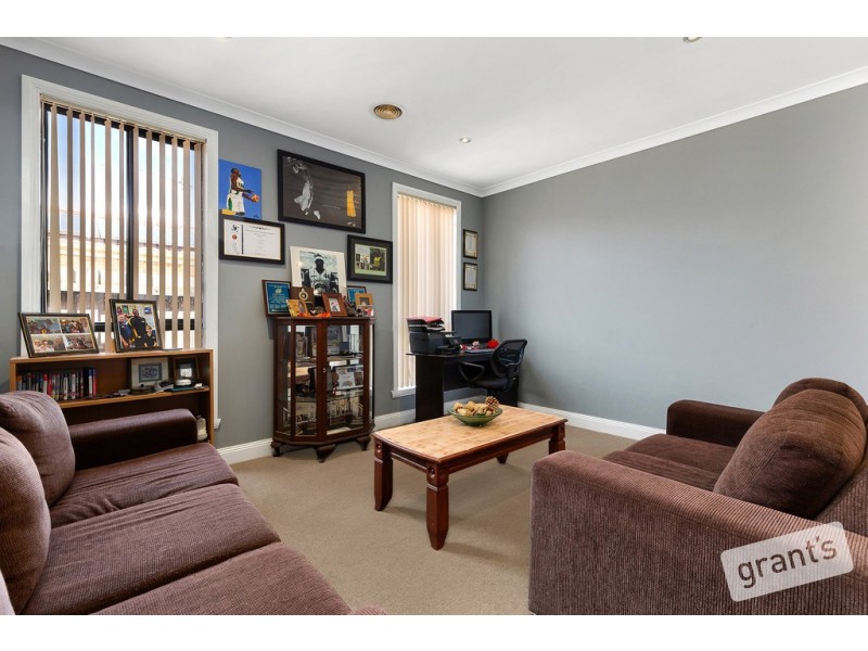 47 Wakenshaw Crescent, Pakenham VIC 3810