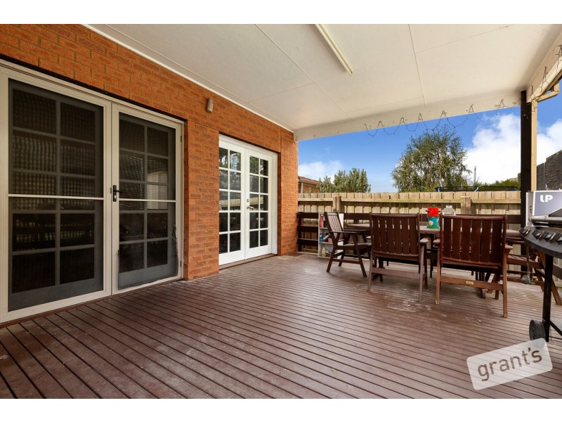 47 Wakenshaw Crescent, Pakenham VIC 3810