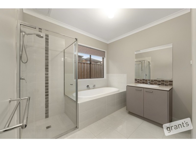 60 Timbertop Boulevard, Officer VIC 3809