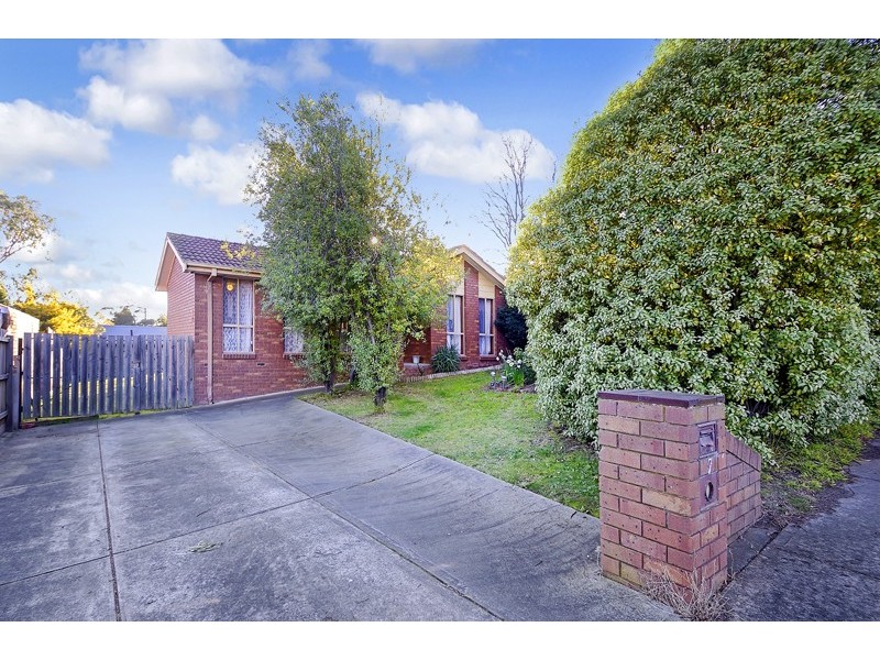 7 Beaumont Court, Pakenham VIC 3810