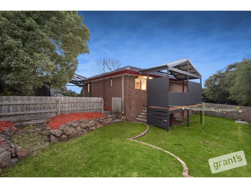 11 Malcolm Court, Frankston VIC 3199