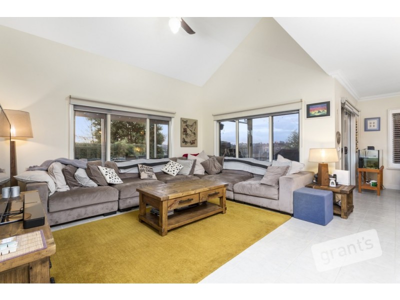 11 Wordsworth Court, Drouin VIC 3818