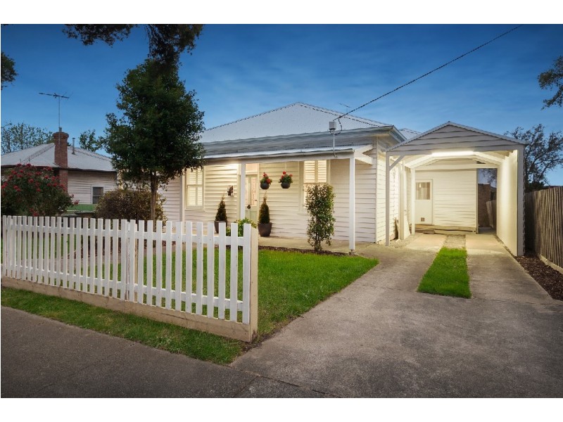 12 Hopetoun Road, Drouin VIC 3818