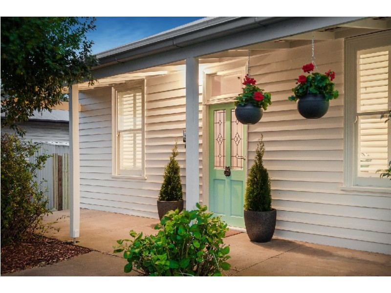 12 Hopetoun Road, Drouin VIC 3818