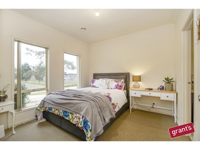 124D Ahern Road, Pakenham VIC 3810