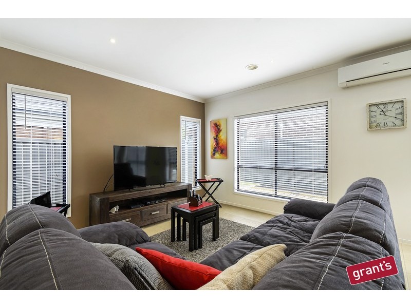 12 Sarton Link, Pakenham VIC 3810