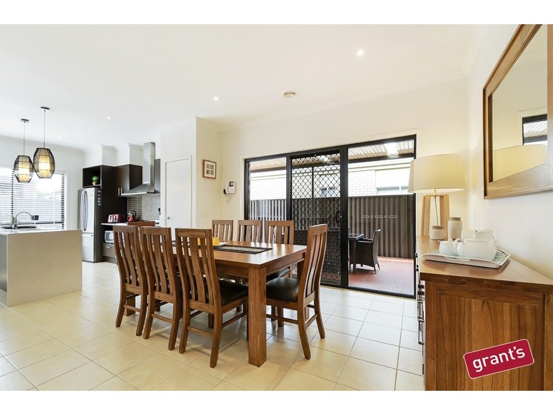 12 Sarton Link, Pakenham VIC 3810