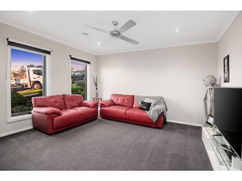 17 Wordsworth Court, Drouin VIC 3818