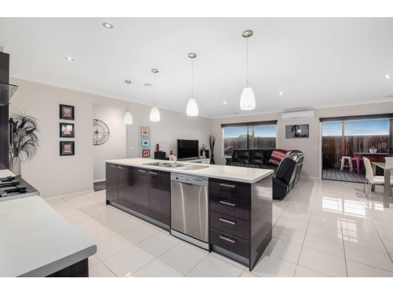 17 Wordsworth Court, Drouin VIC 3818