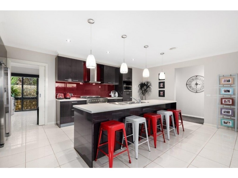 17 Wordsworth Court, Drouin VIC 3818