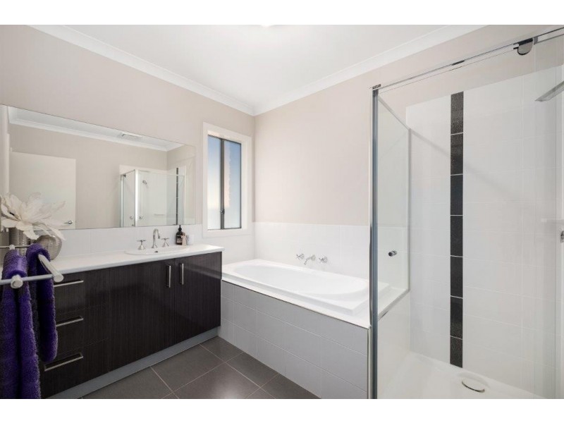 17 Wordsworth Court, Drouin VIC 3818