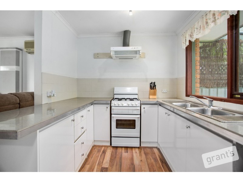 1B Watson Gardens, Berwick VIC 3806