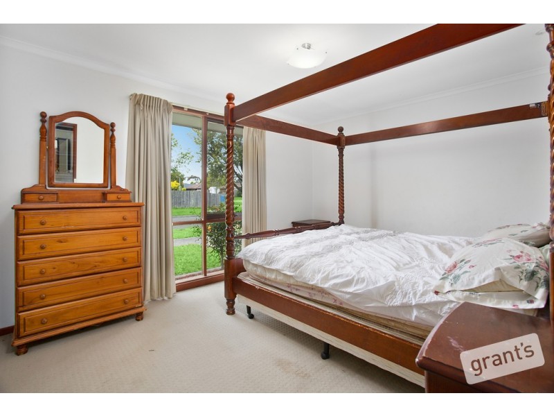 1B Watson Gardens, Berwick VIC 3806