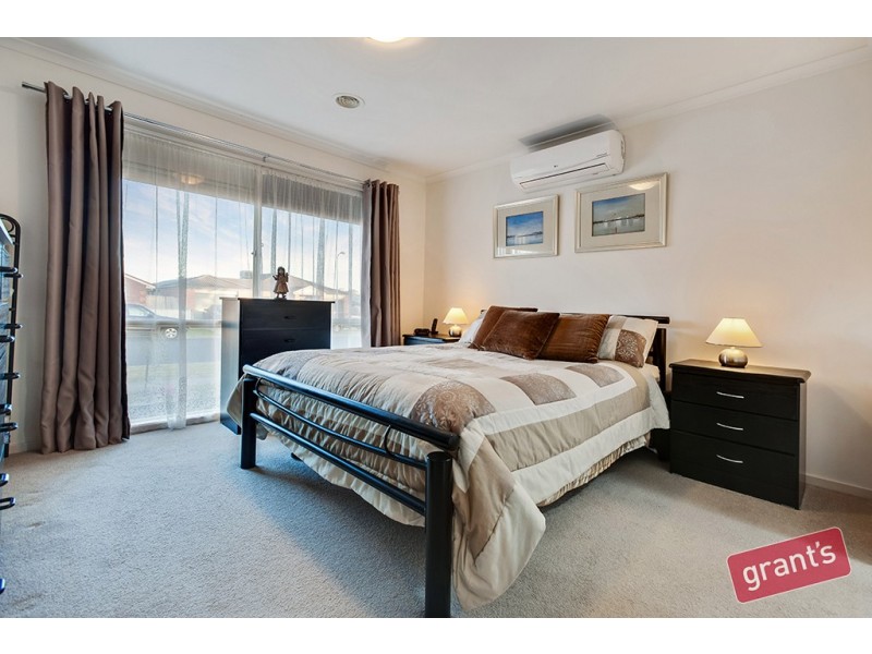 31 Dunbarton Drive, Pakenham VIC 3810