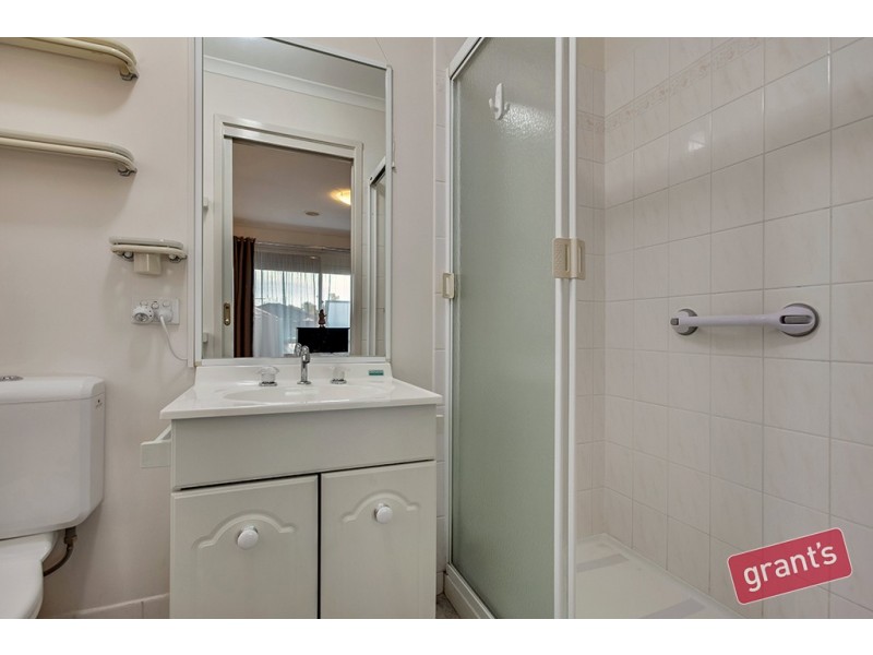 31 Dunbarton Drive, Pakenham VIC 3810