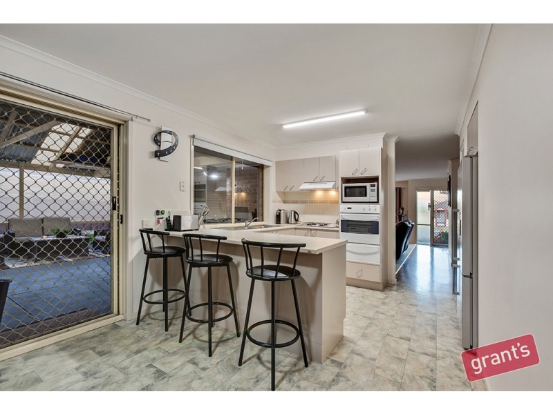 31 Dunbarton Drive, Pakenham VIC 3810