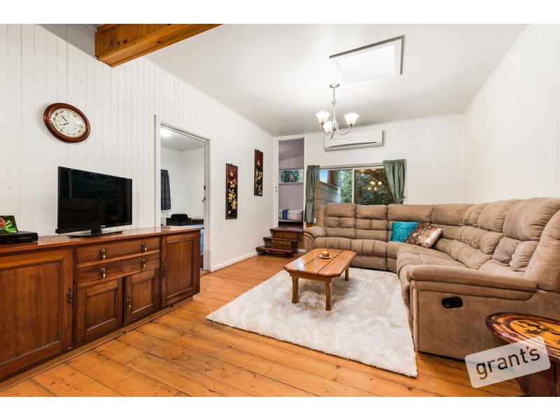 11 Maurice Street, Cockatoo VIC 3781