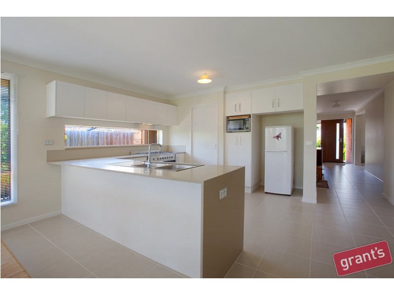 9 Doonie Way, Pakenham VIC 3810