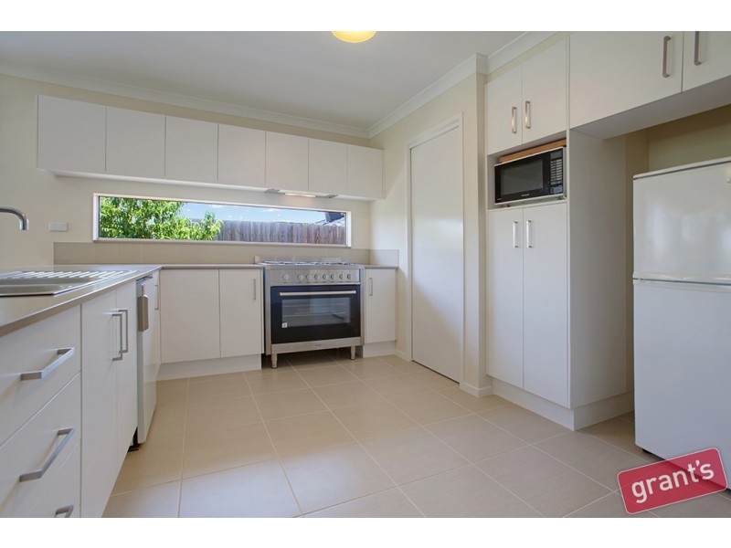 9 Doonie Way, Pakenham VIC 3810