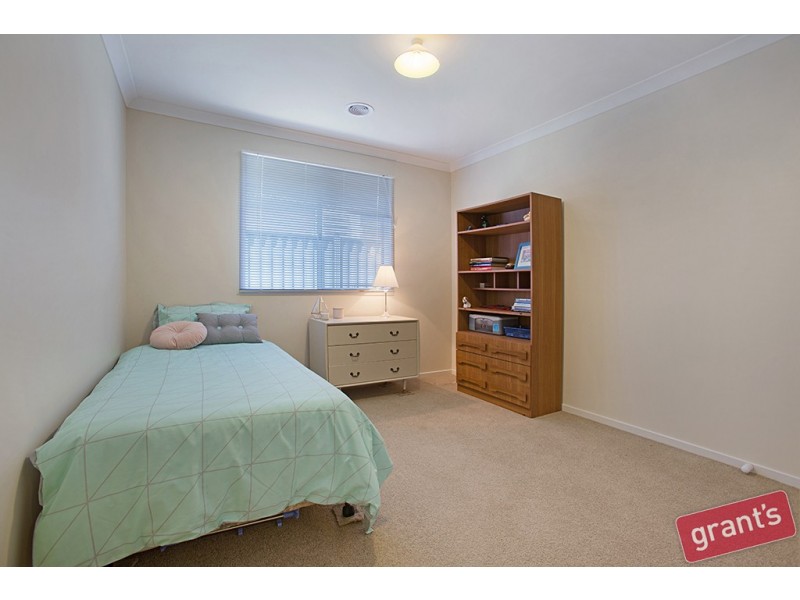 9 Doonie Way, Pakenham VIC 3810