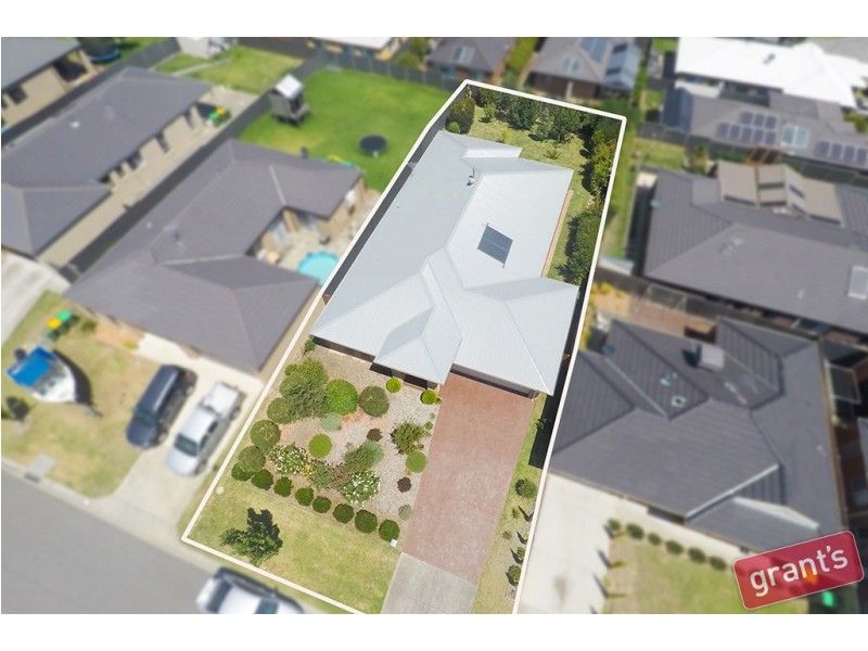 9 Doonie Way, Pakenham VIC 3810
