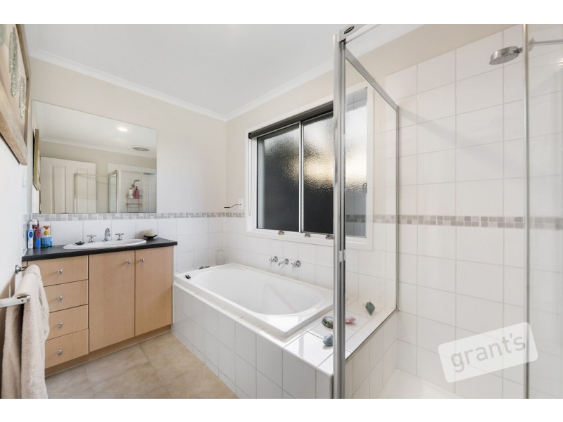 8 Harbour Street, Beaconsfield VIC 3807