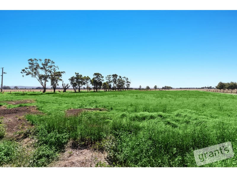 740 Murray Road, Iona VIC 3815