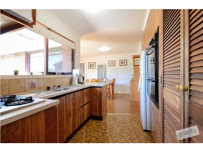 3 Outlook Drive, Berwick VIC 3806