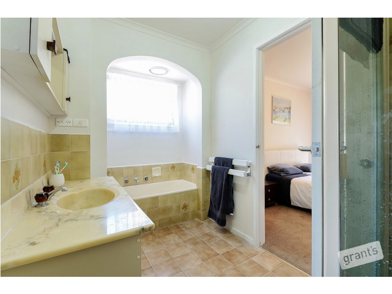 3 Outlook Drive, Berwick VIC 3806