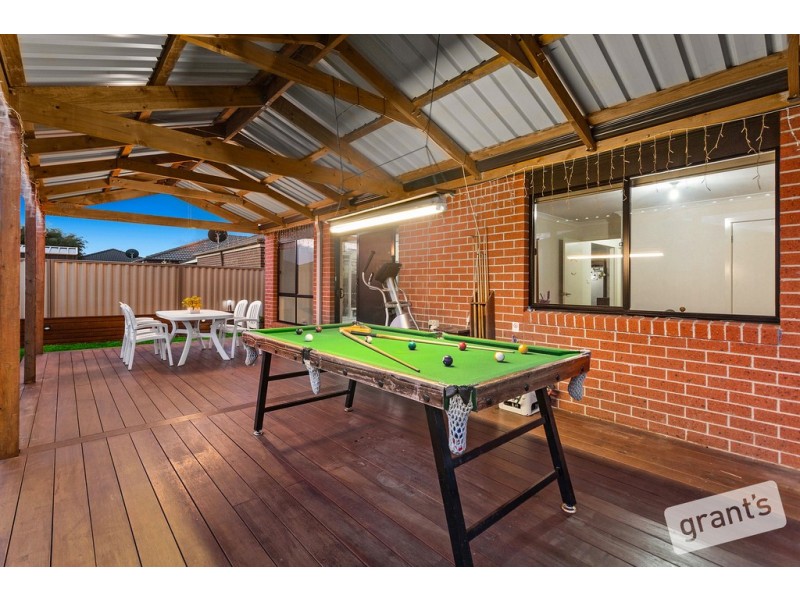 8 Bavaria Lane, Pakenham VIC 3810
