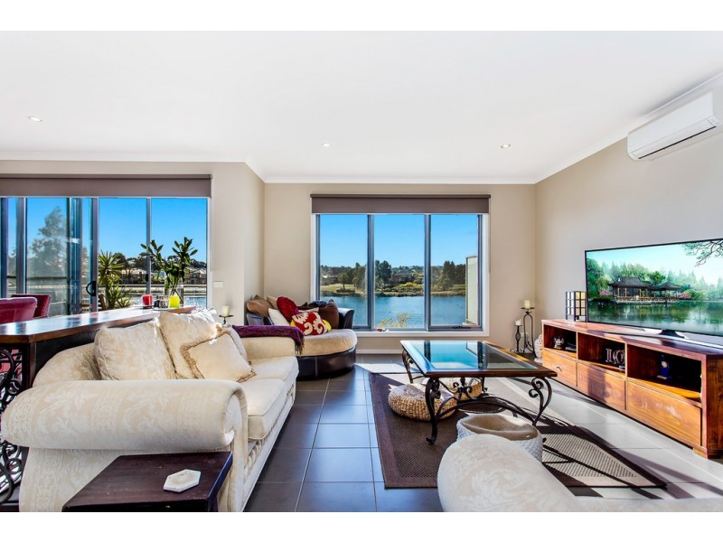 13 Albatross Drive, Pakenham VIC 3810