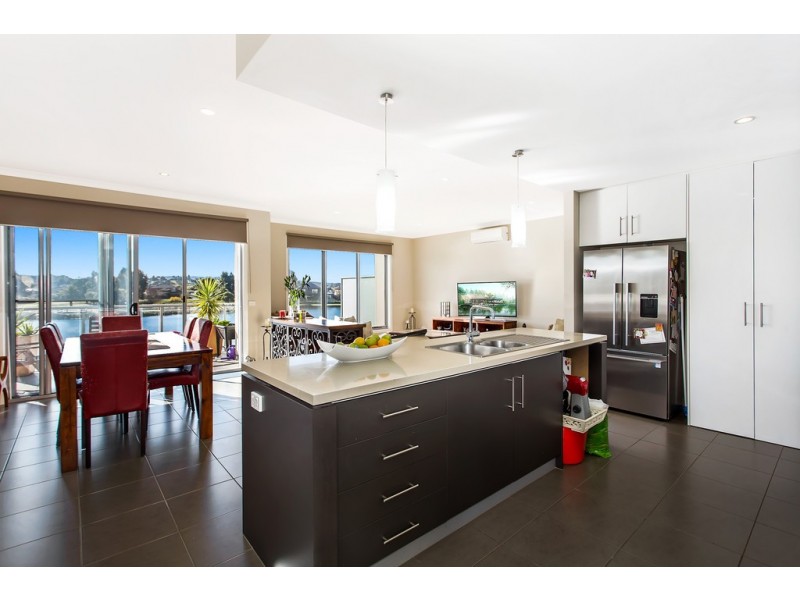 13 Albatross Drive, Pakenham VIC 3810