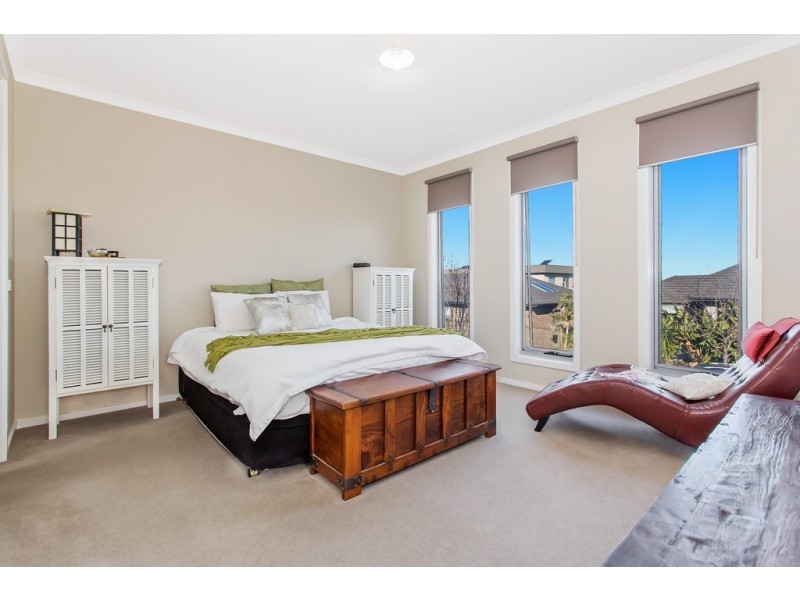 13 Albatross Drive, Pakenham VIC 3810