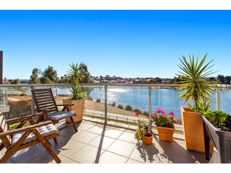 13 Albatross Drive, Pakenham VIC 3810