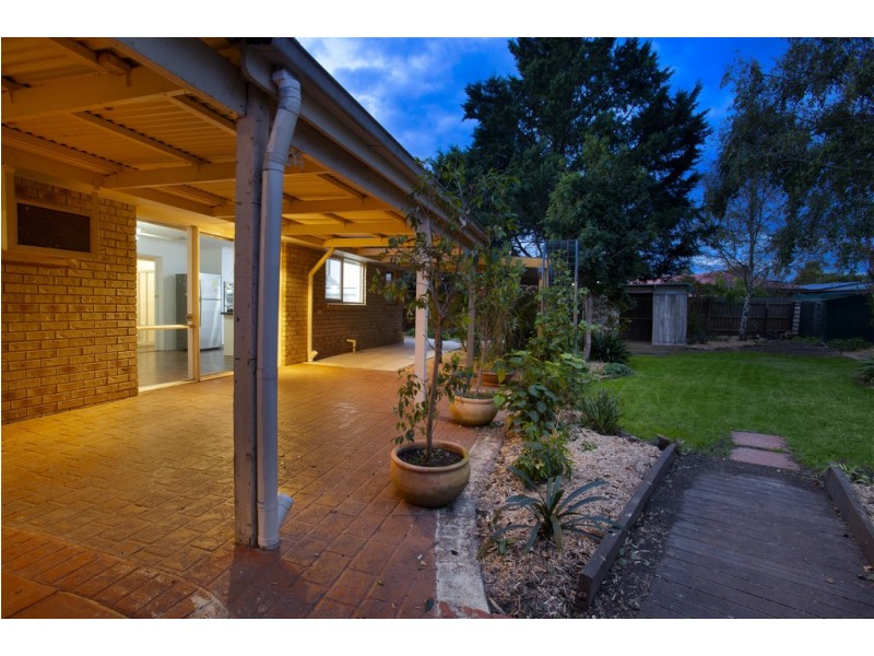 14 Cantle Close, Pakenham VIC 3810