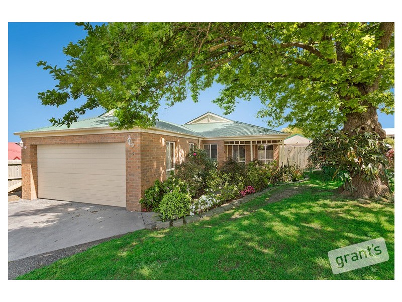 3 Kerry Place, Garfield VIC 3814