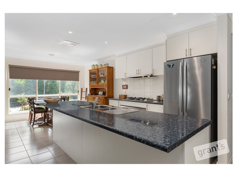 3 Kerry Place, Garfield VIC 3814