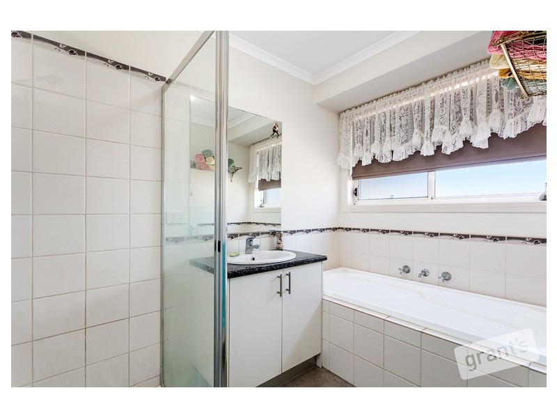 3 Kerry Place, Garfield VIC 3814