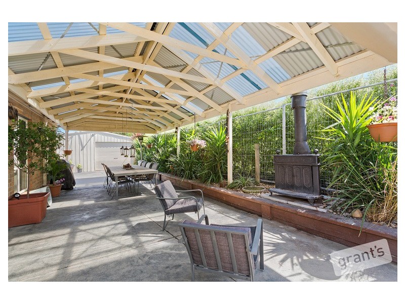 3 Kerry Place, Garfield VIC 3814