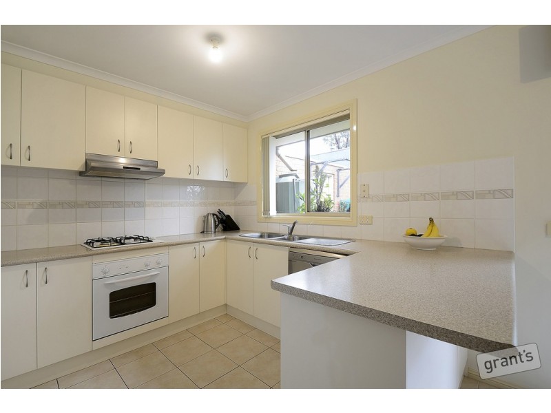 2/4 McGregor Road, Pakenham VIC 3810