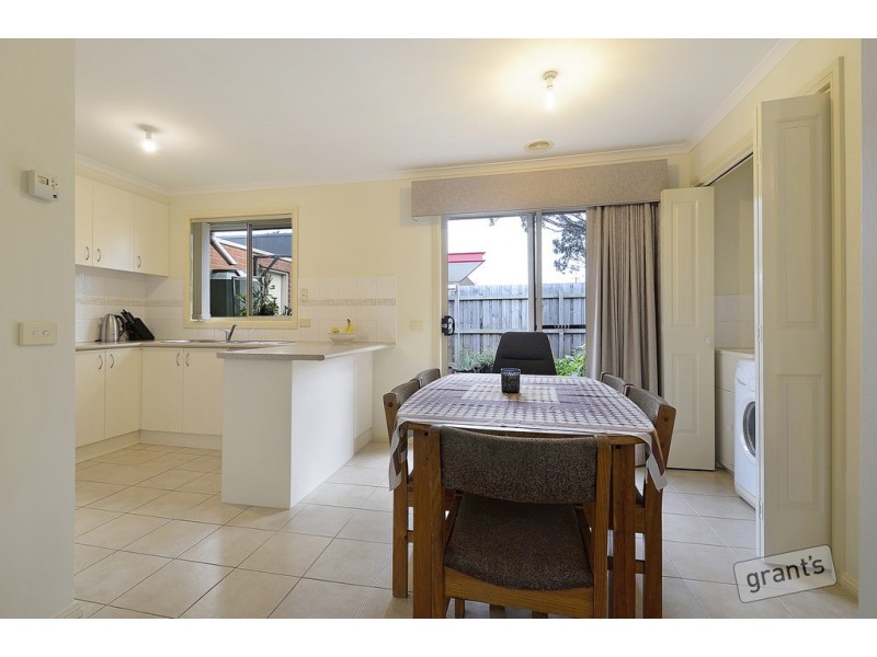 2/4 McGregor Road, Pakenham VIC 3810