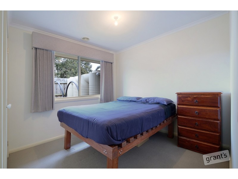 2/4 McGregor Road, Pakenham VIC 3810